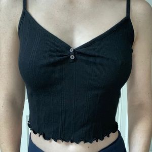 CUTE BLACK CROPPED TOP!